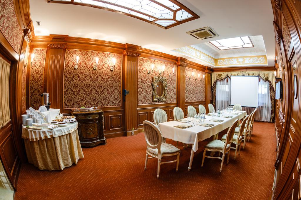 凯莱spa酒店 Przemyśl 外观 照片